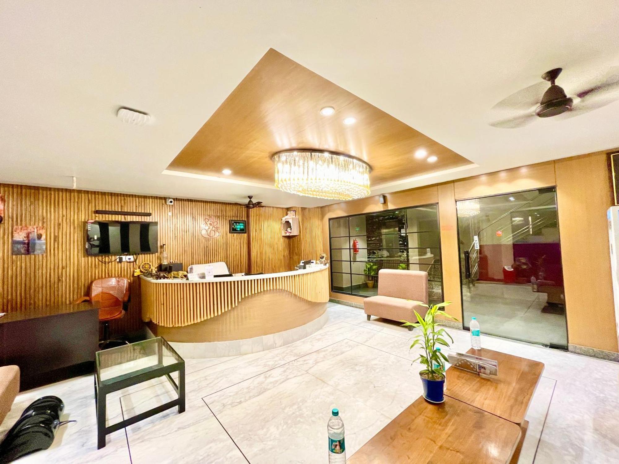 Hotel Rb International ! Puri Near-Sea-Beach-And-Temple Fully-Air-Conditioned-Hotel With-Lift-And-Card Payment Accepted-Parking-Facility, Best Hotel In Puri Bagian luar foto