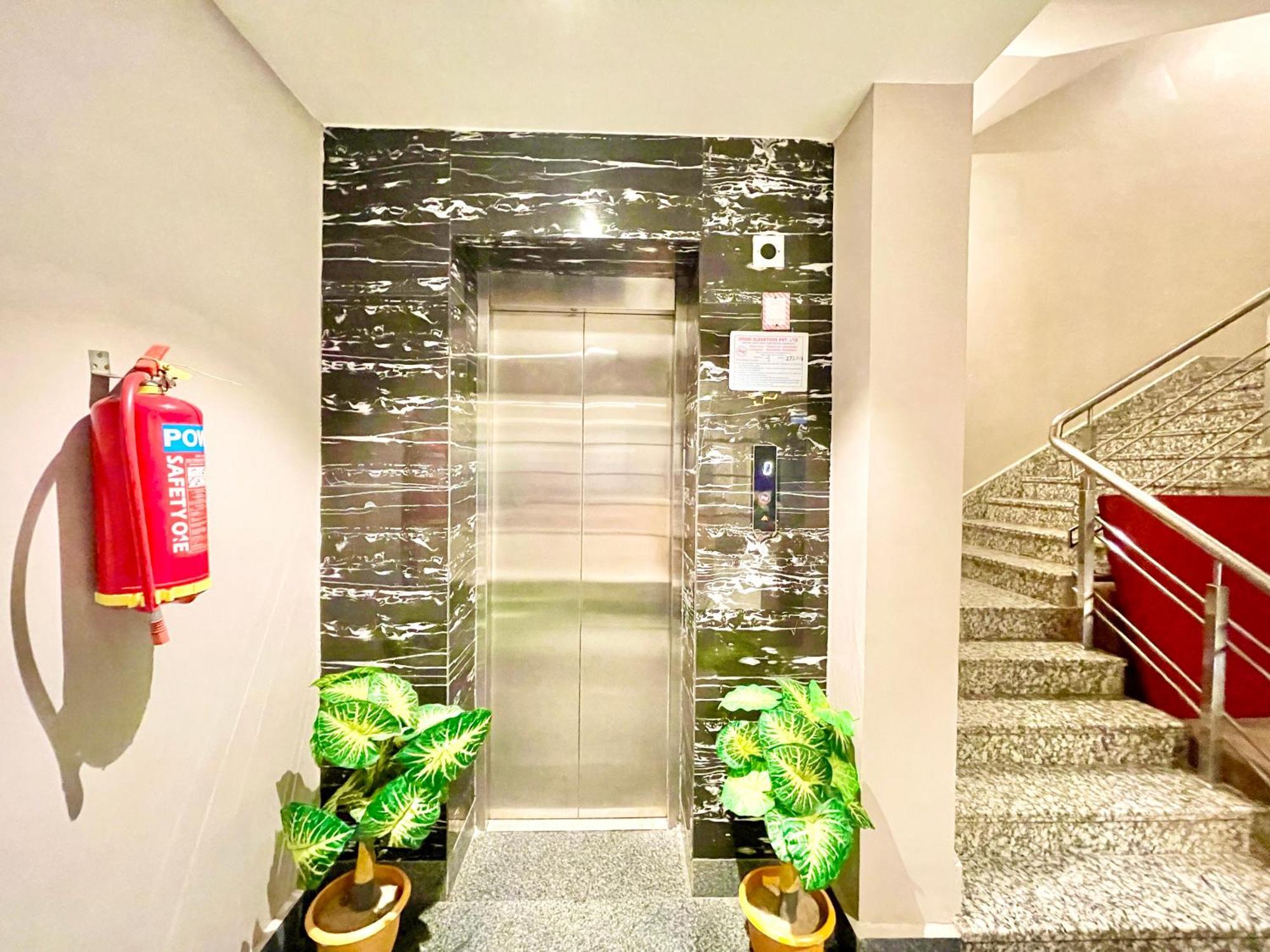 Hotel Rb International ! Puri Near-Sea-Beach-And-Temple Fully-Air-Conditioned-Hotel With-Lift-And-Card Payment Accepted-Parking-Facility, Best Hotel In Puri Bagian luar foto