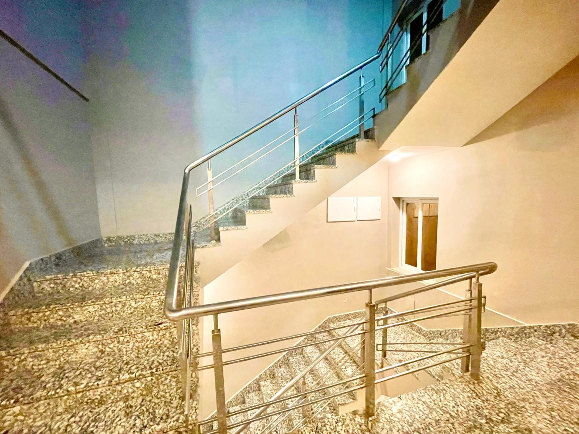 Hotel Rb International ! Puri Near-Sea-Beach-And-Temple Fully-Air-Conditioned-Hotel With-Lift-And-Card Payment Accepted-Parking-Facility, Best Hotel In Puri Bagian luar foto