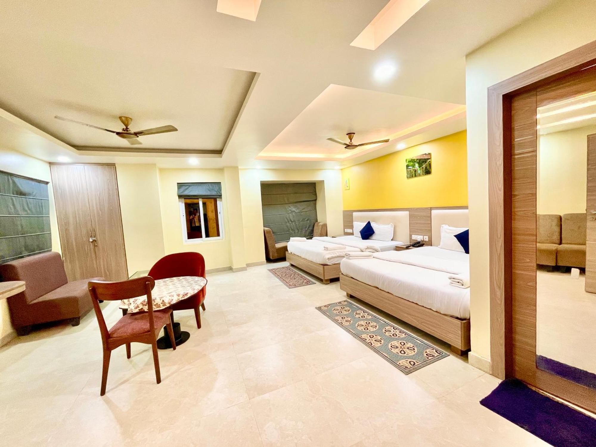 Hotel Rb International ! Puri Near-Sea-Beach-And-Temple Fully-Air-Conditioned-Hotel With-Lift-And-Card Payment Accepted-Parking-Facility, Best Hotel In Puri Bagian luar foto