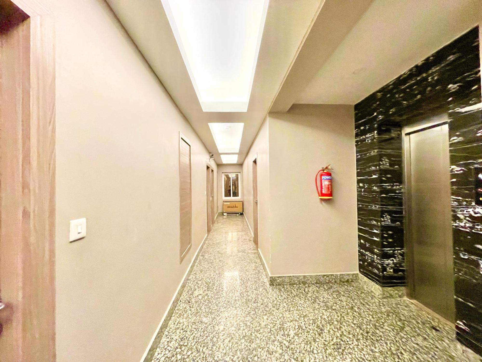 Hotel Rb International ! Puri Near-Sea-Beach-And-Temple Fully-Air-Conditioned-Hotel With-Lift-And-Card Payment Accepted-Parking-Facility, Best Hotel In Puri Bagian luar foto