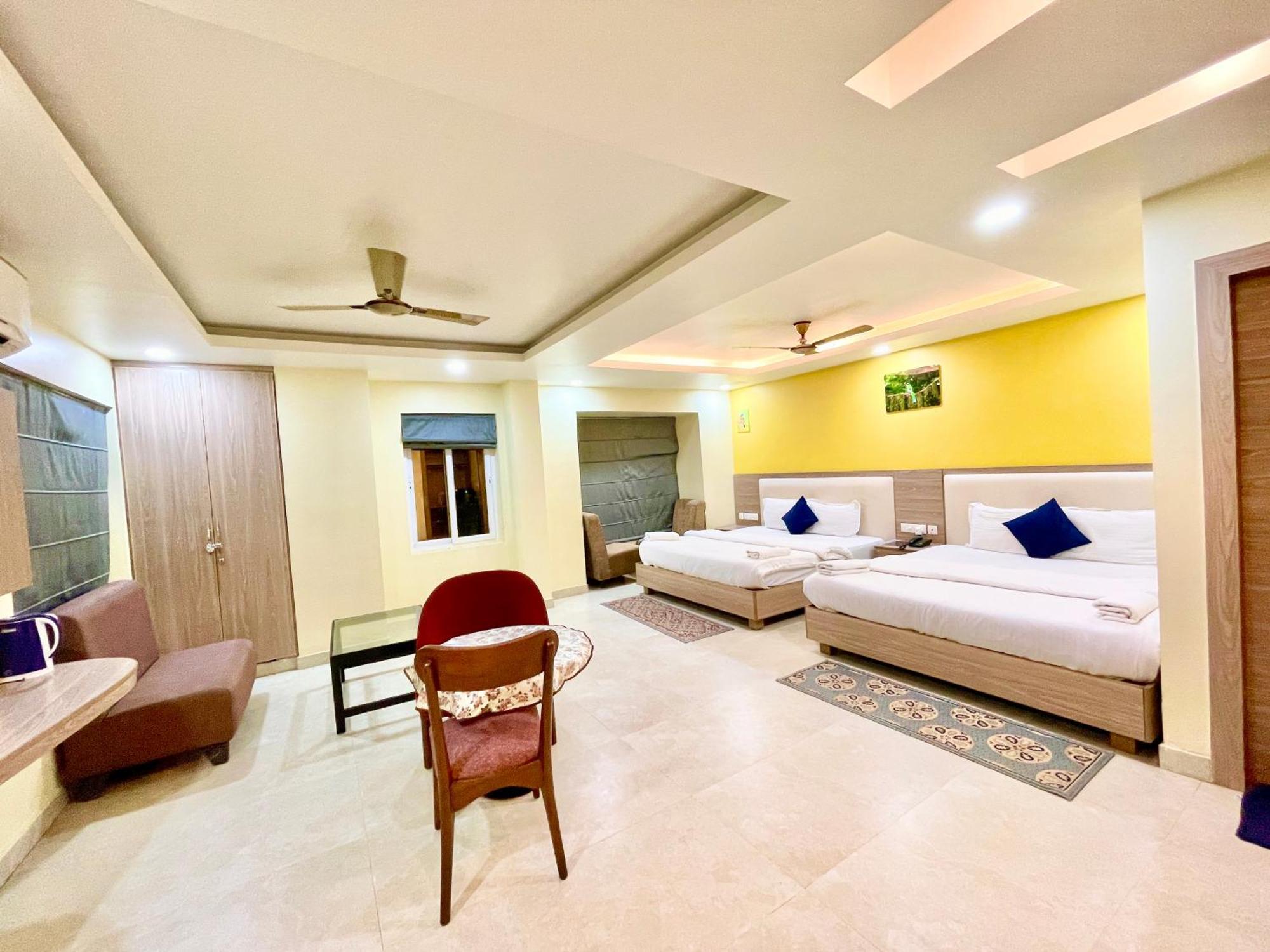 Hotel Rb International ! Puri Near-Sea-Beach-And-Temple Fully-Air-Conditioned-Hotel With-Lift-And-Card Payment Accepted-Parking-Facility, Best Hotel In Puri Bagian luar foto