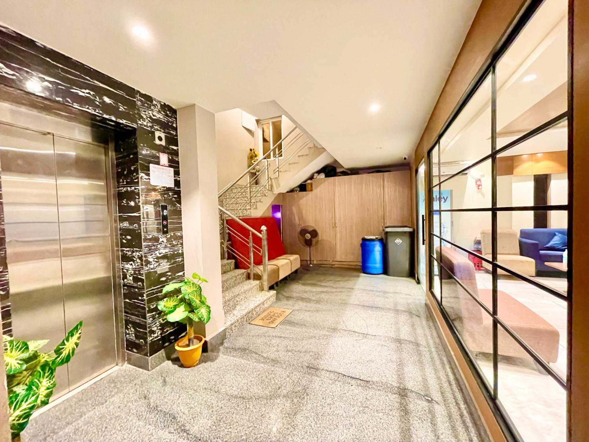 Hotel Rb International ! Puri Near-Sea-Beach-And-Temple Fully-Air-Conditioned-Hotel With-Lift-And-Card Payment Accepted-Parking-Facility, Best Hotel In Puri Bagian luar foto