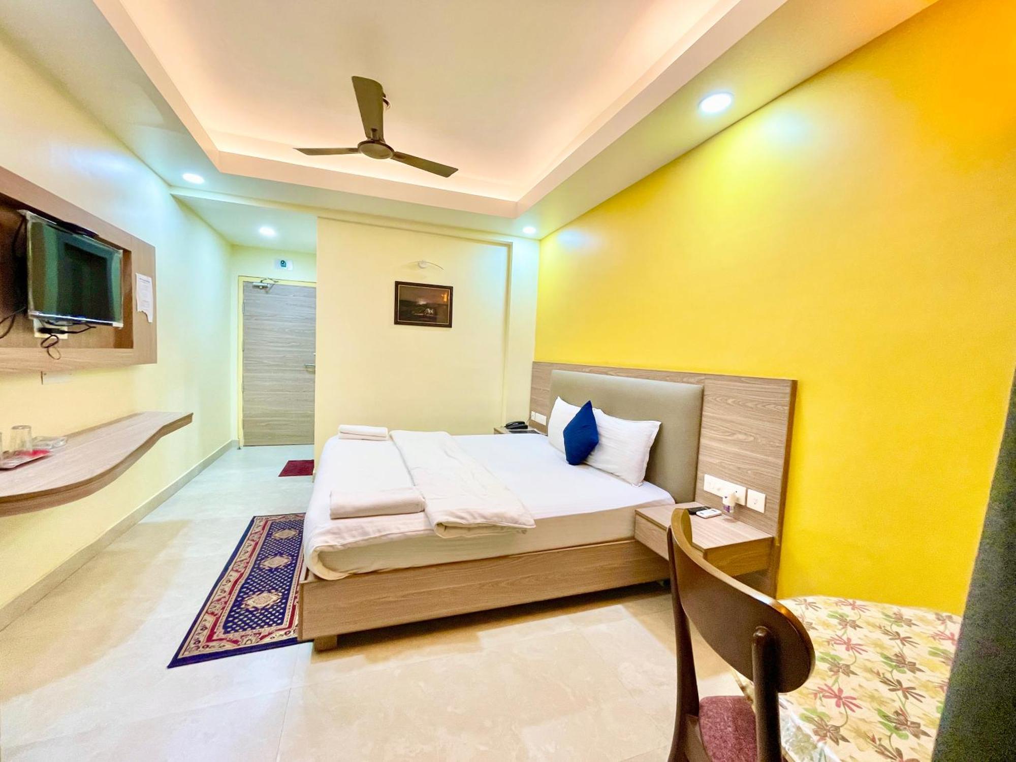 Hotel Rb International ! Puri Near-Sea-Beach-And-Temple Fully-Air-Conditioned-Hotel With-Lift-And-Card Payment Accepted-Parking-Facility, Best Hotel In Puri Bagian luar foto