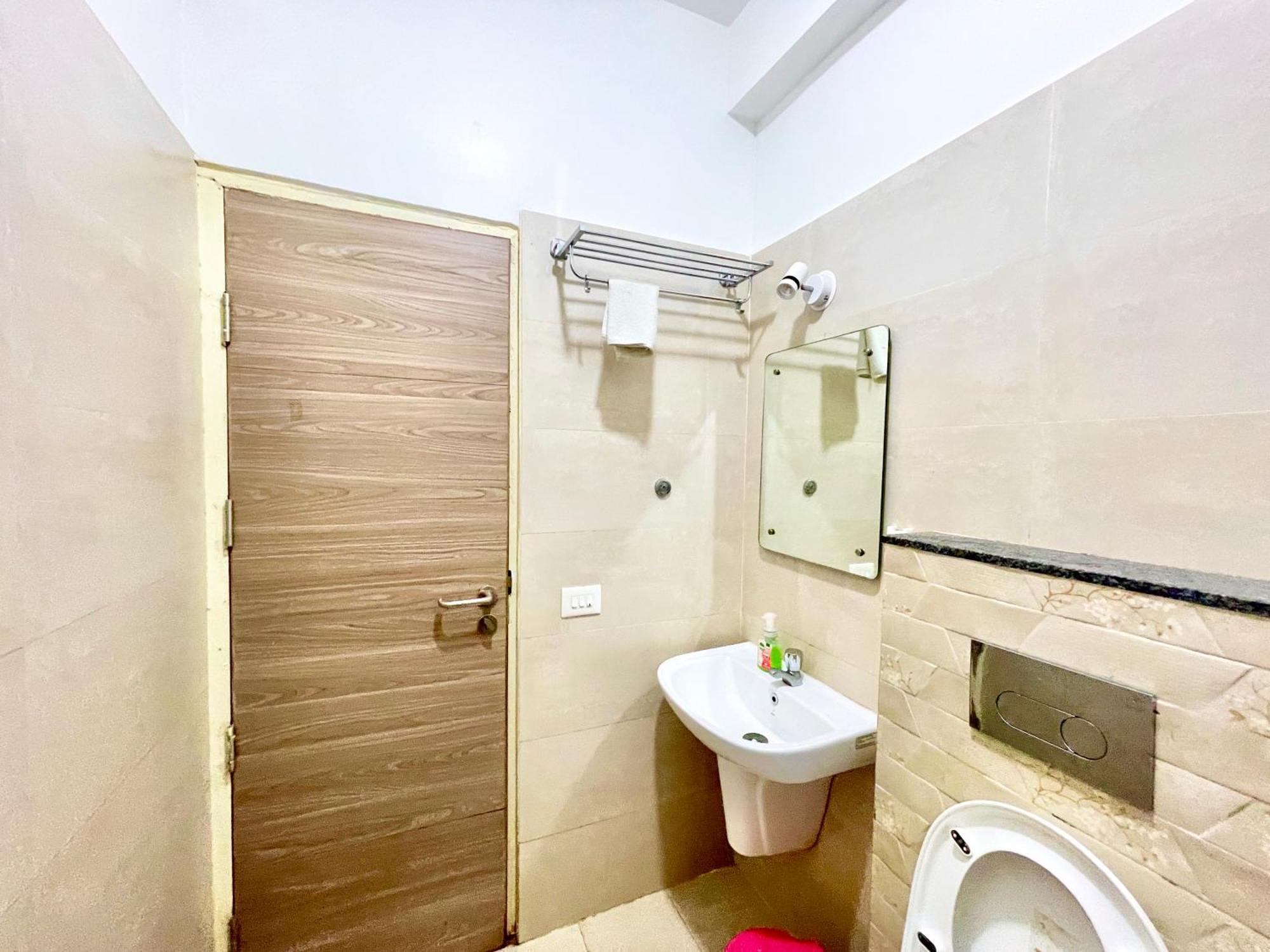 Hotel Rb International ! Puri Near-Sea-Beach-And-Temple Fully-Air-Conditioned-Hotel With-Lift-And-Card Payment Accepted-Parking-Facility, Best Hotel In Puri Bagian luar foto