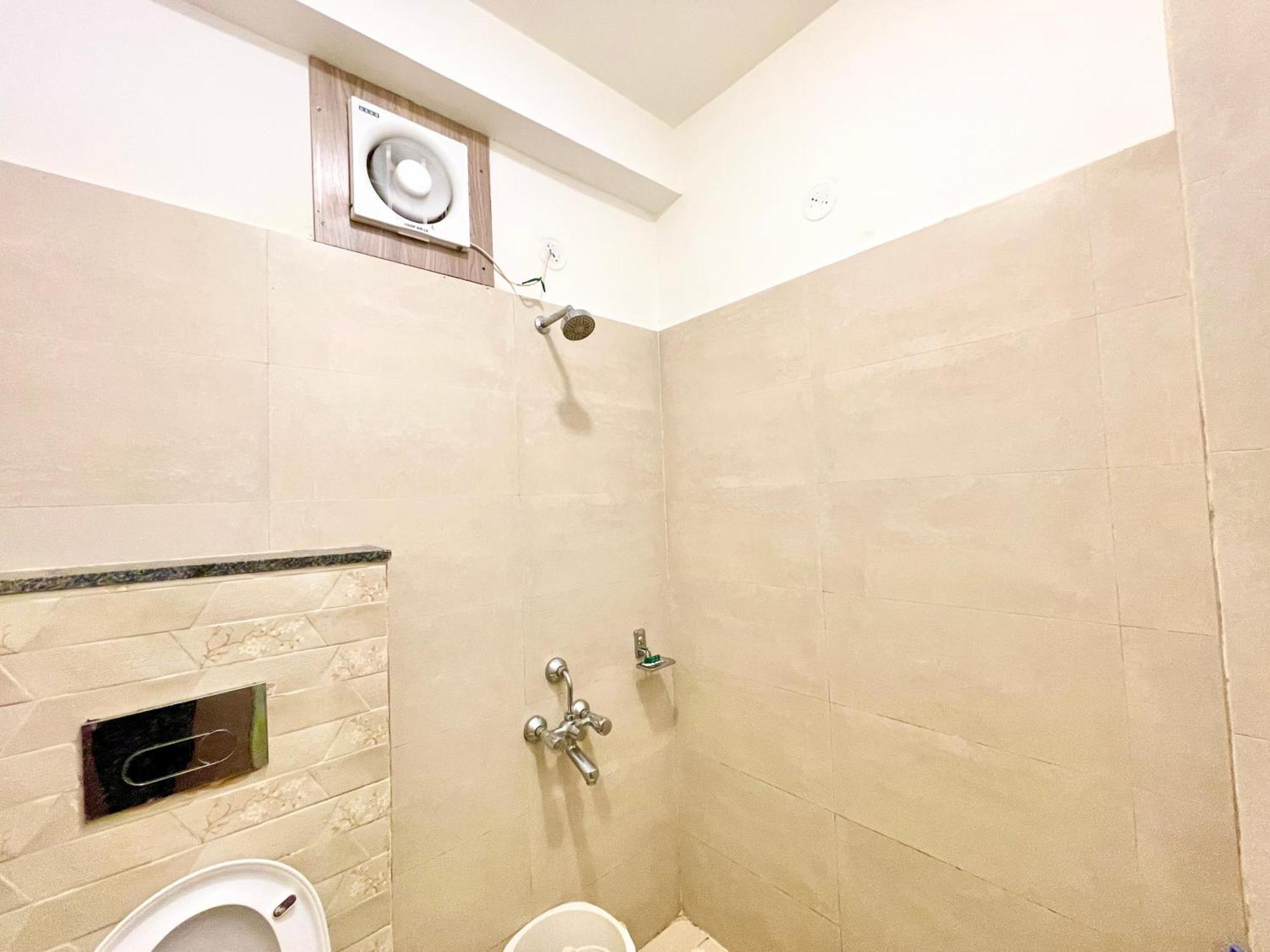 Hotel Rb International ! Puri Near-Sea-Beach-And-Temple Fully-Air-Conditioned-Hotel With-Lift-And-Card Payment Accepted-Parking-Facility, Best Hotel In Puri Bagian luar foto