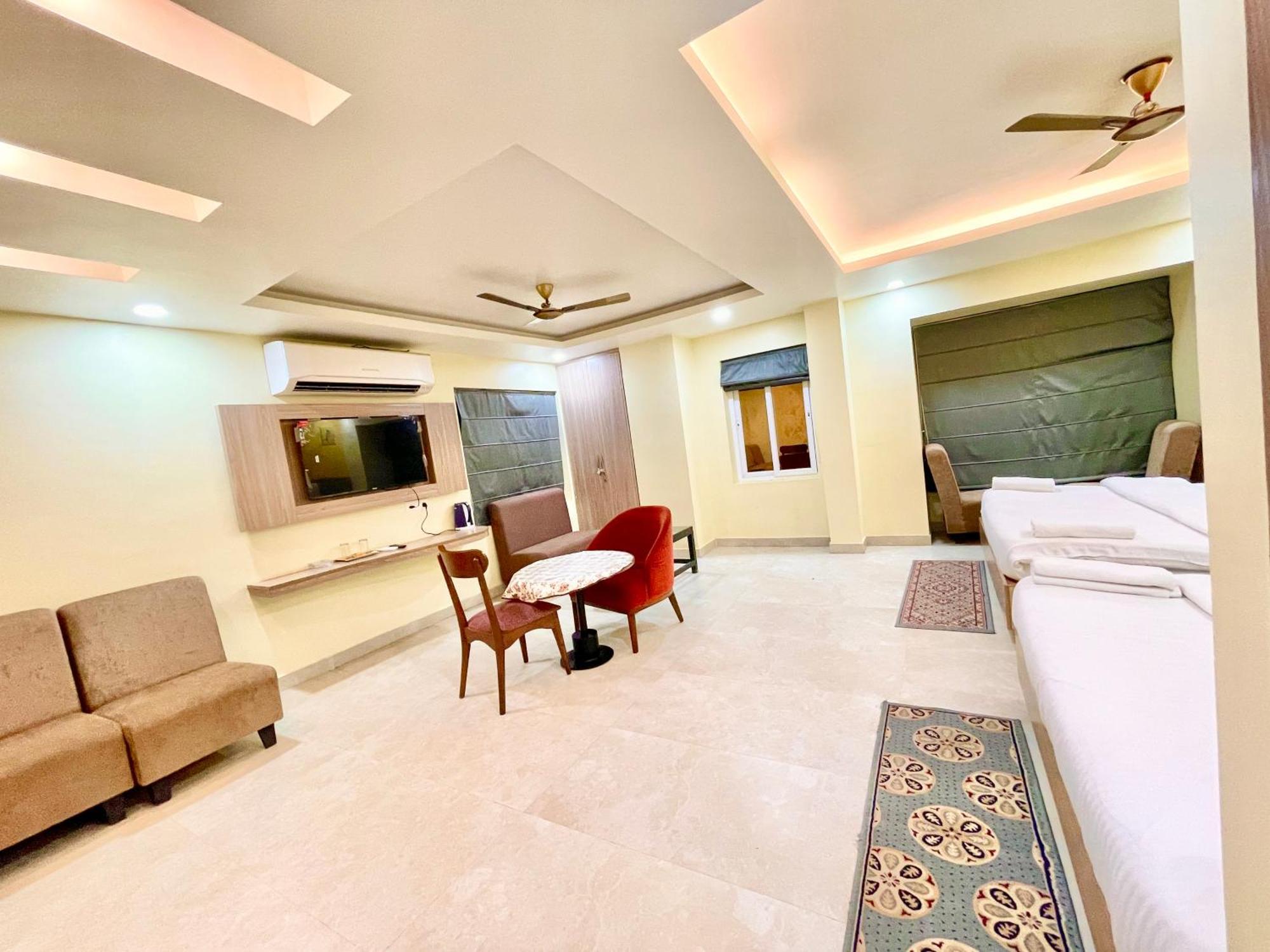 Hotel Rb International ! Puri Near-Sea-Beach-And-Temple Fully-Air-Conditioned-Hotel With-Lift-And-Card Payment Accepted-Parking-Facility, Best Hotel In Puri Bagian luar foto