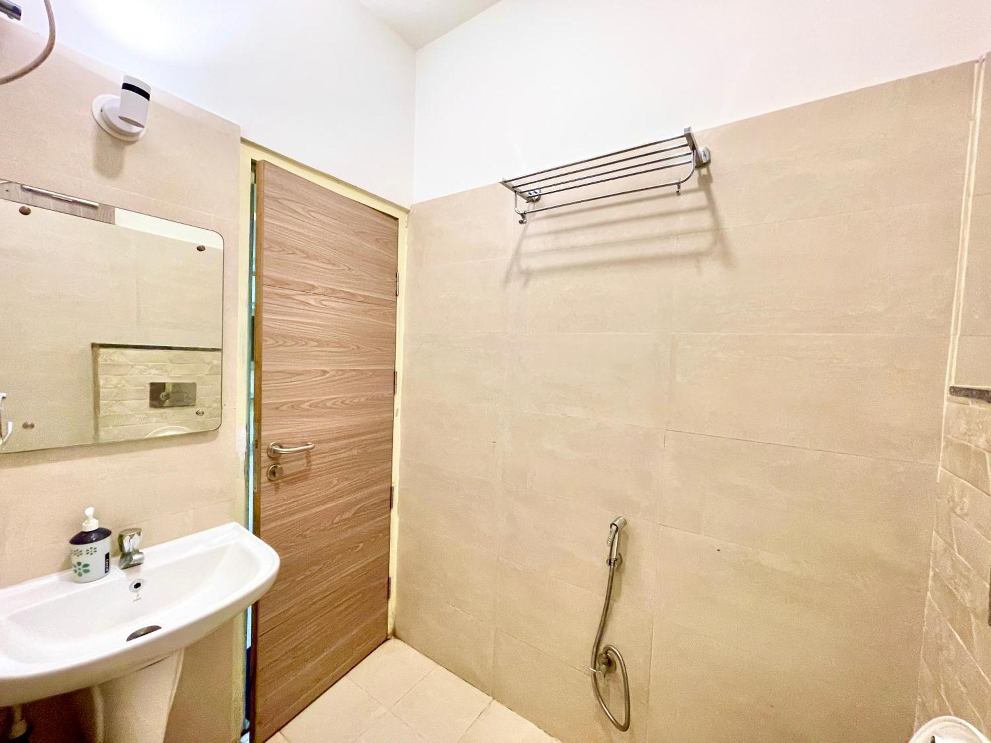 Hotel Rb International ! Puri Near-Sea-Beach-And-Temple Fully-Air-Conditioned-Hotel With-Lift-And-Card Payment Accepted-Parking-Facility, Best Hotel In Puri Bagian luar foto